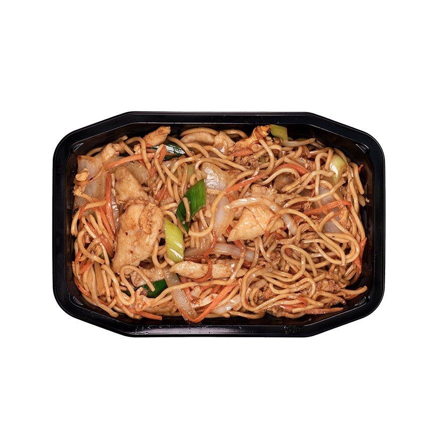 Wokade äggnudlar med kyckling