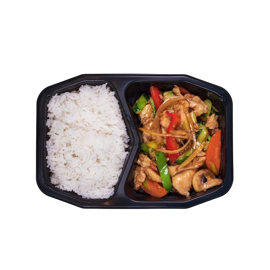 Stir-fried chicken with ginger, pepper and spring onion